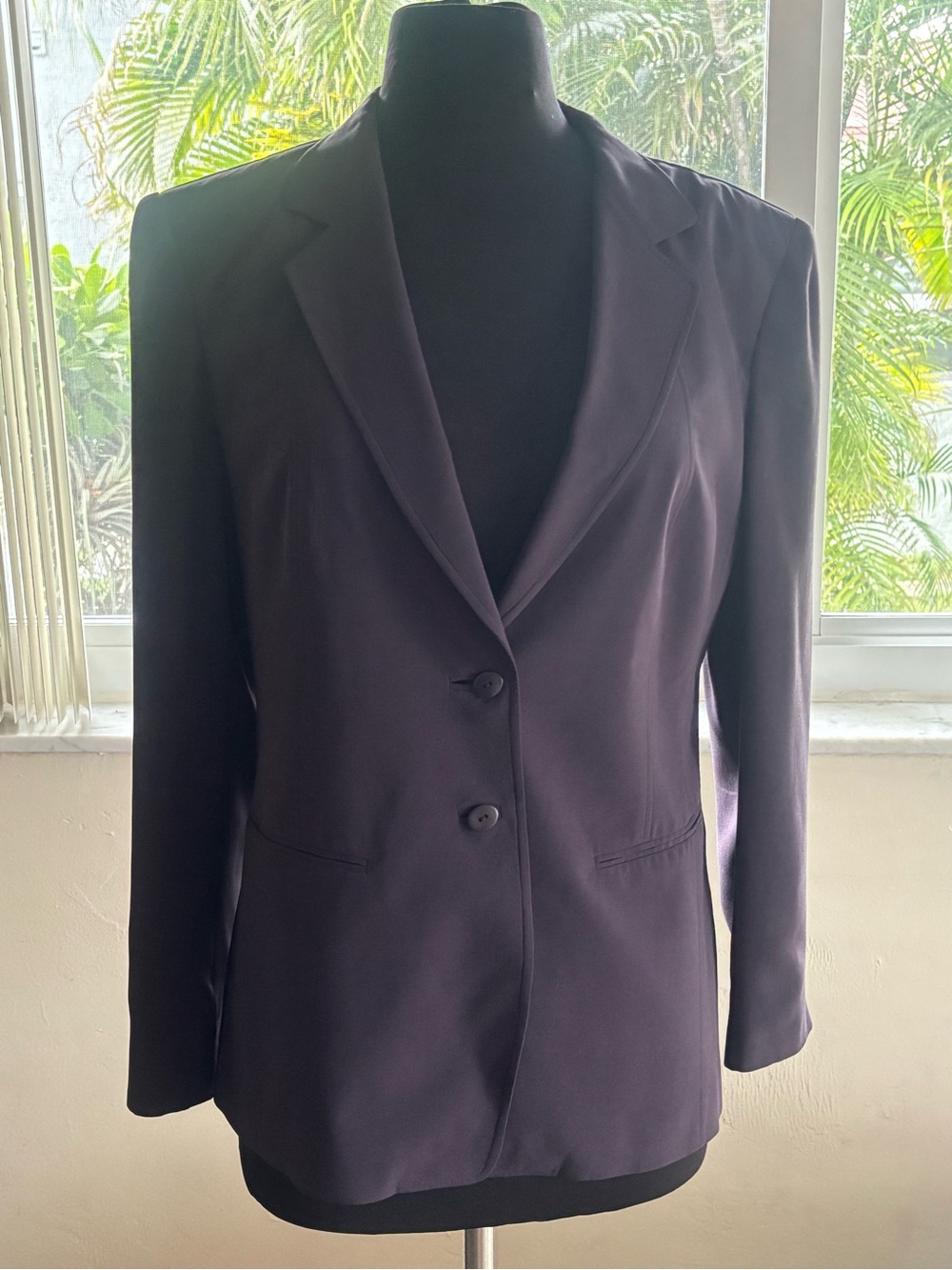 M.A.G. BY MAGASCHONI Women's 100% SILK FITTED BLAZER Size 8 EGGPLANT/PURPLE EUC